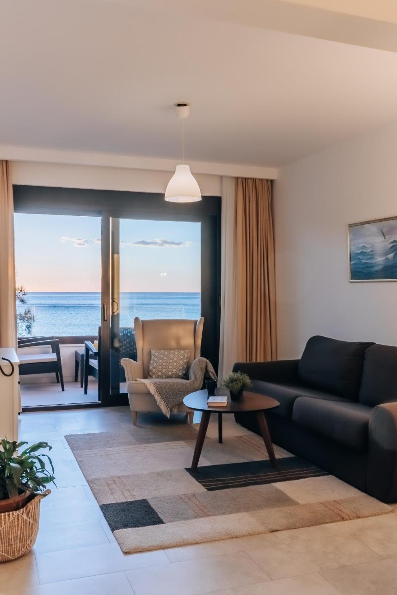 Apartments Kuce Lekovica Beach & Snack Bar- Bistro Ngoại thất bức ảnh
