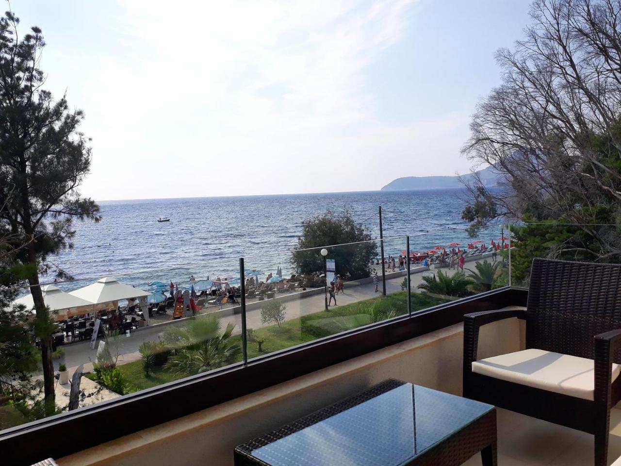 Apartments Kuce Lekovica Beach & Snack Bar- Bistro Ngoại thất bức ảnh
