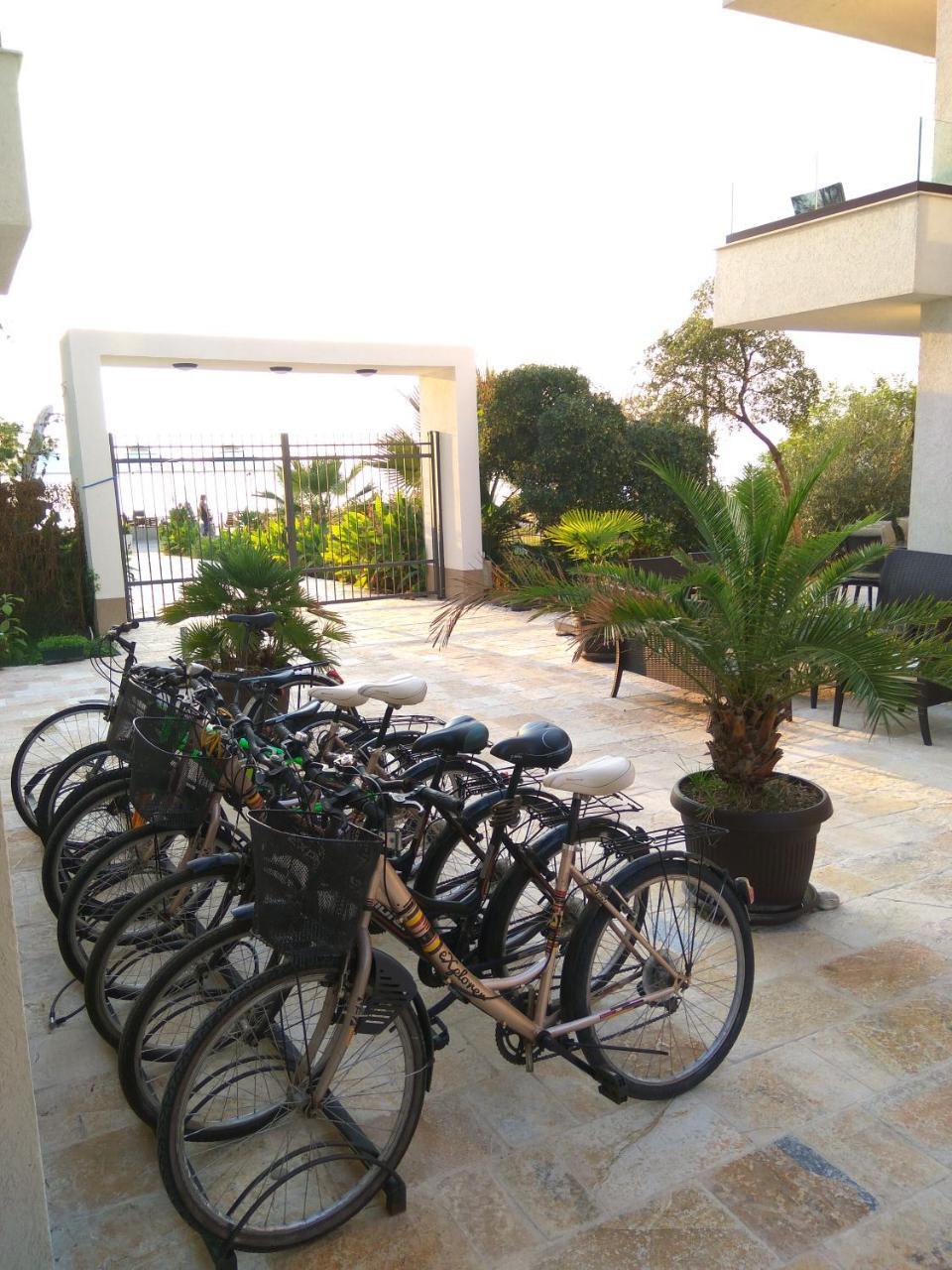 Apartments Kuce Lekovica Beach & Snack Bar- Bistro Ngoại thất bức ảnh