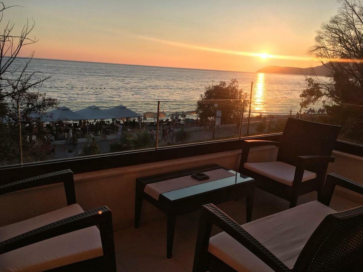 Apartments Kuce Lekovica Beach & Snack Bar- Bistro Ngoại thất bức ảnh
